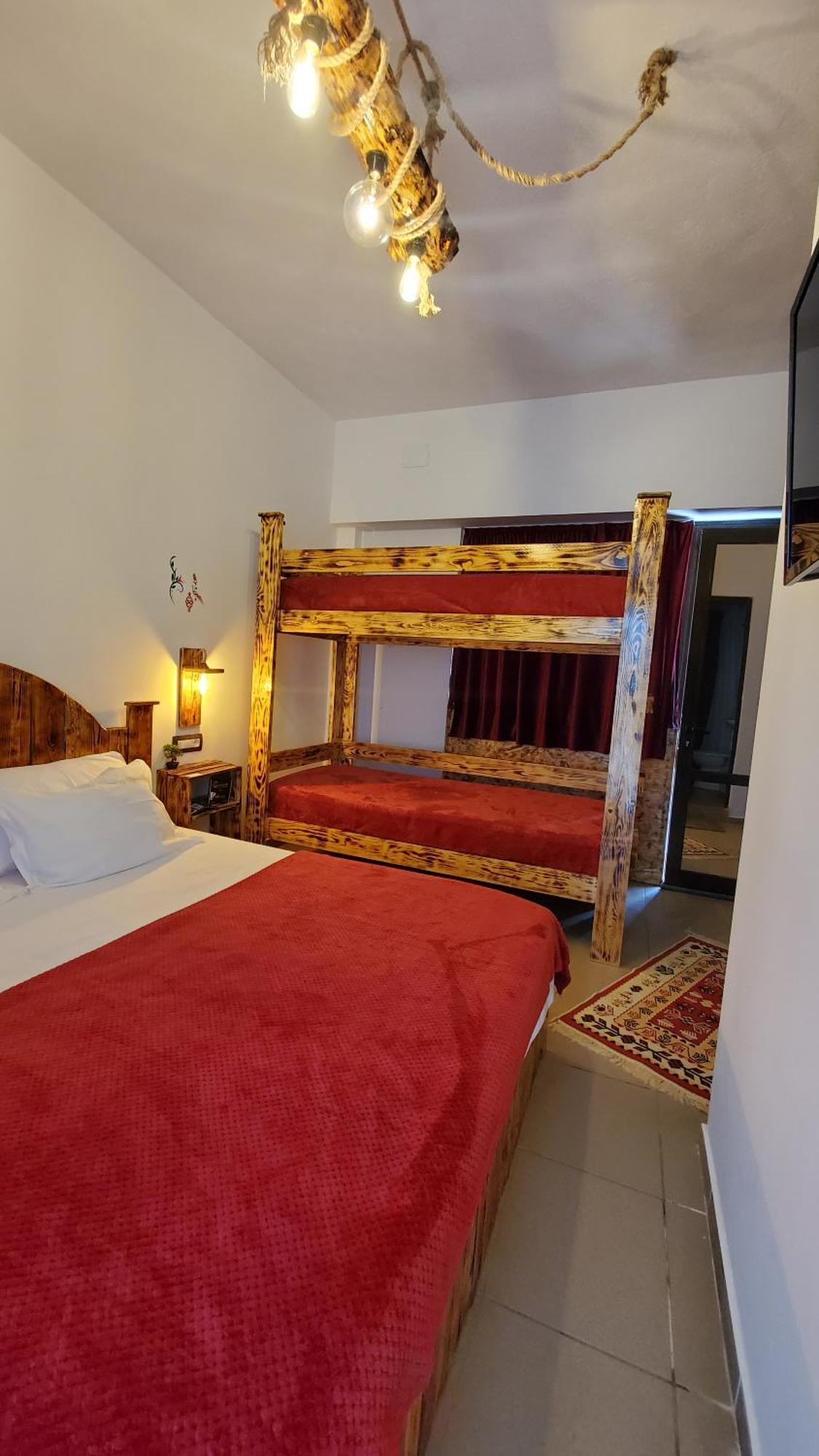 Clockwise Guestrooms Gjirokastër Quarto foto